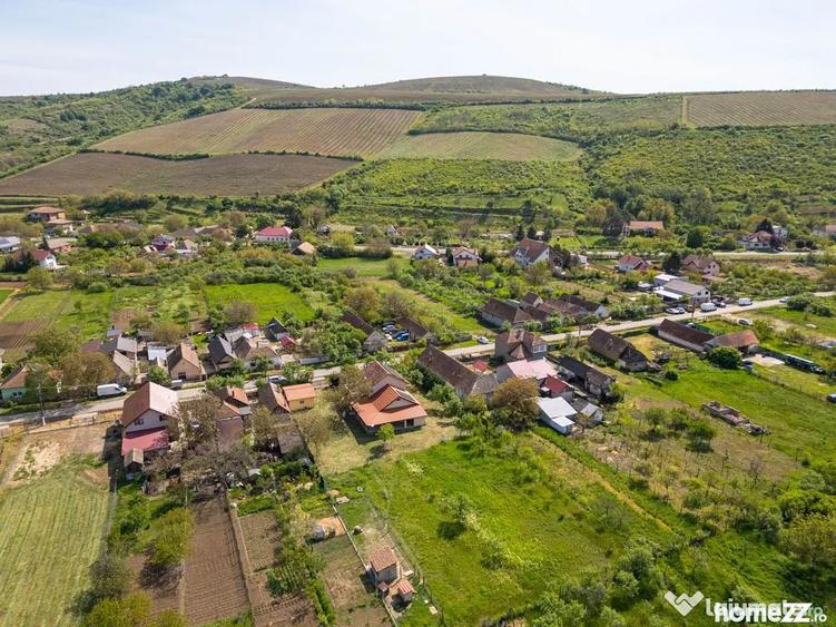 Casă cu 4 camere cu Teren 2825 Mp în Păuliș