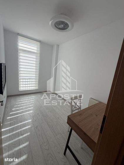 Apartament cu 3 camere semidecomandat, mobilat în Torontalului