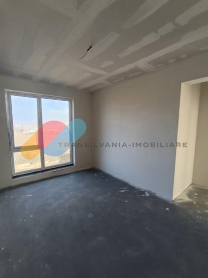 Duplex cu 4 camere cu Canalizare în Chinteni