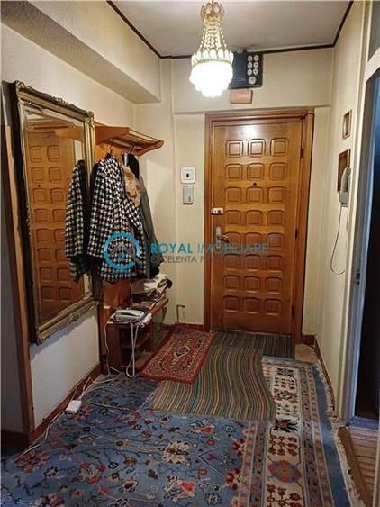 Apartament cu 3 camere decomandat în Ultracentral