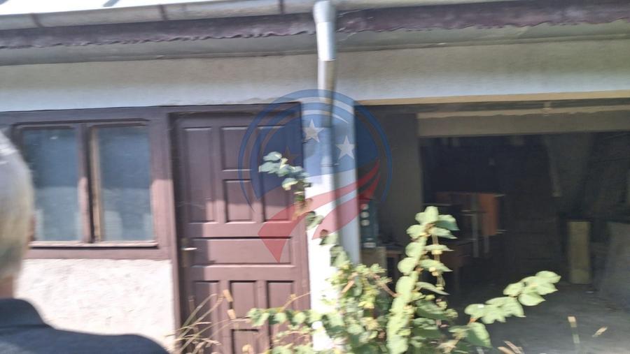Casă individuală cu 7 camere cu Canalizare în Ultracentral