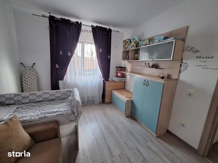 Casă cu 4 camere cu Teren 350 Mp în Dumbrava