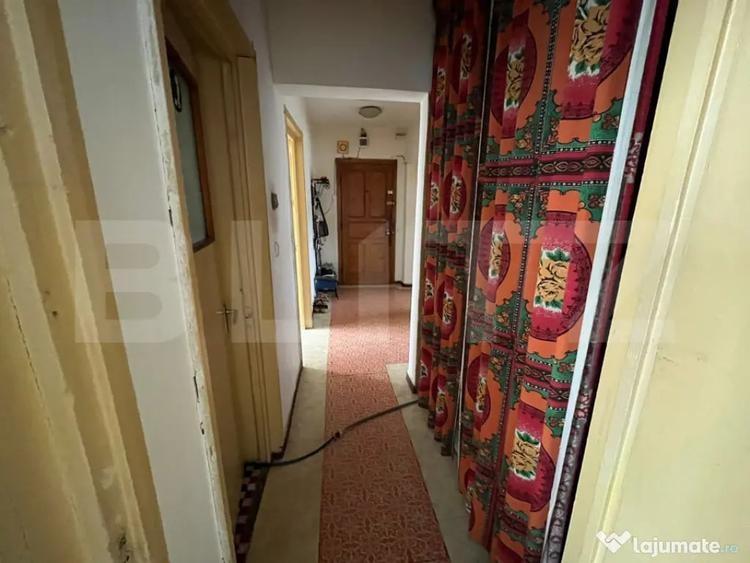 Apartament cu 3 camere decomandat, mobilat în Central