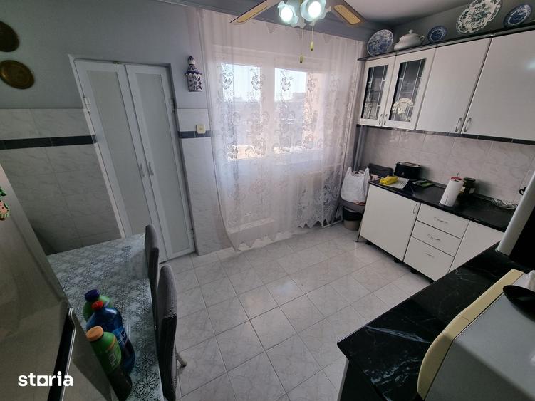 Apartament cu 3 camere în Capitol