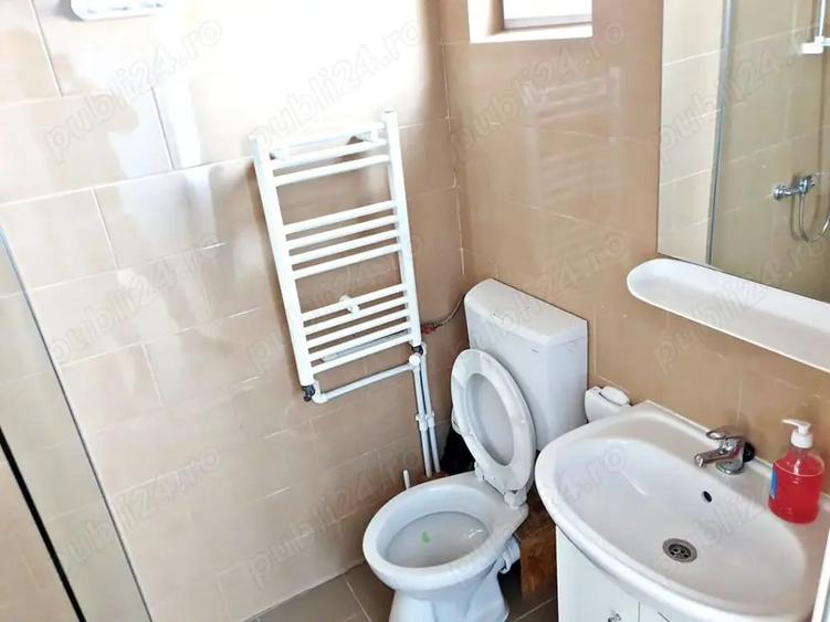 Casă cu Teren 2500 Mp în Central