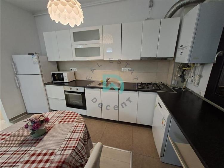 Apartament cu 3 camere semidecomandat în Bartolomeu