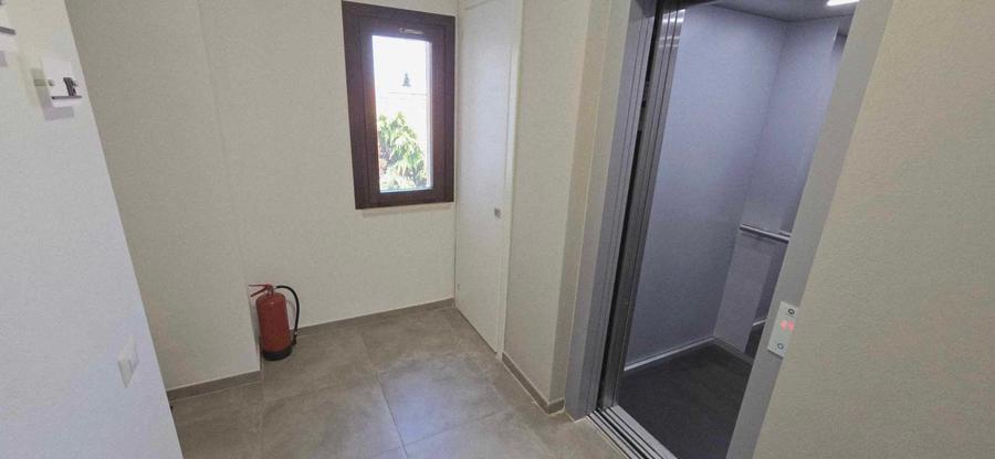 Apartament cu 3 camere nedecomandat în Central