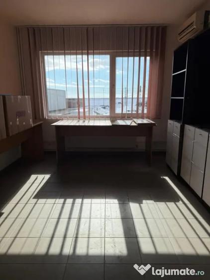 Spațiu comercial, de 247 mp, în Central