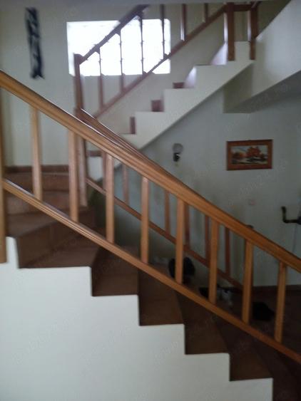 Casă cu Teren 400 Mp în Central