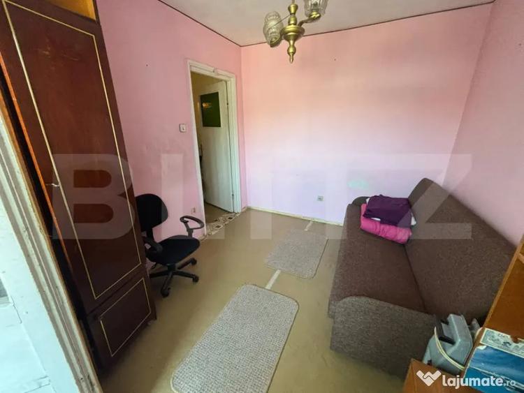 Apartament cu 3 camere semidecomandat în Rogerius
