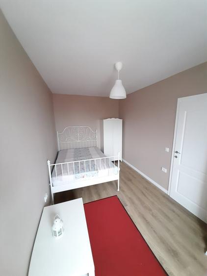 Apartament cu 3 camere semidecomandat în Mărăști