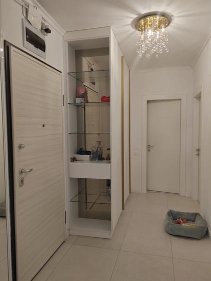 Apartament cu 3 camere în Splaiul Unirii