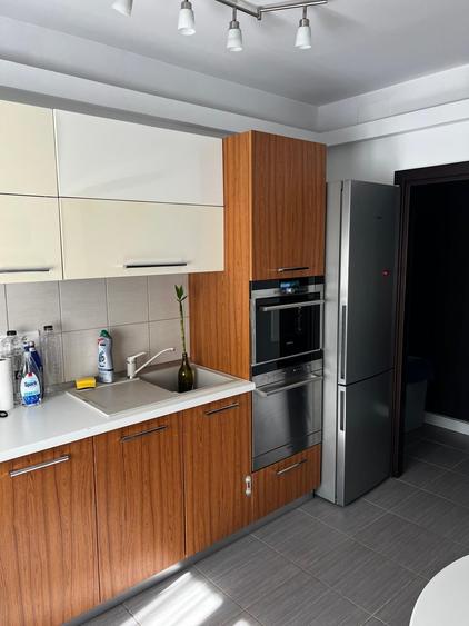 Apartament cu 3 camere în Băneasa