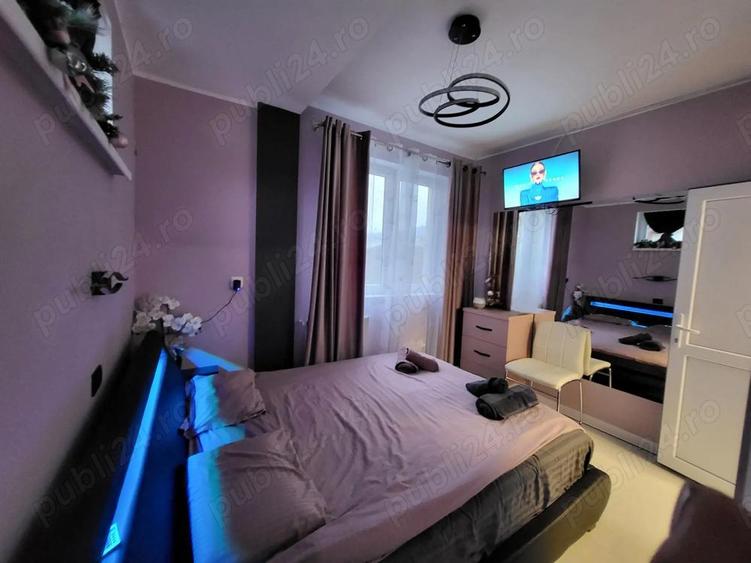 Apartament cu 3 camere decomandat, mobilat în Zăvoi