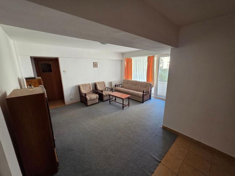 Apartament cu 2 camere semidecomandat în P-ța Ovidiu