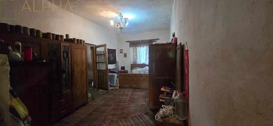 Casă cu 5 camere cu Teren 2320 Mp în Herina