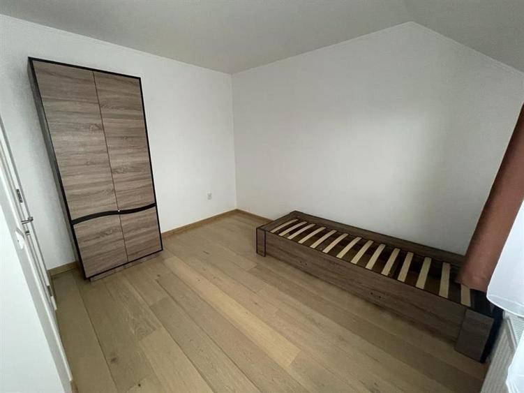Casă individuală cu 4 camere cu Canalizare în Lisaura