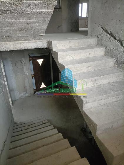 Casă cu Teren 700 Mp în Vest