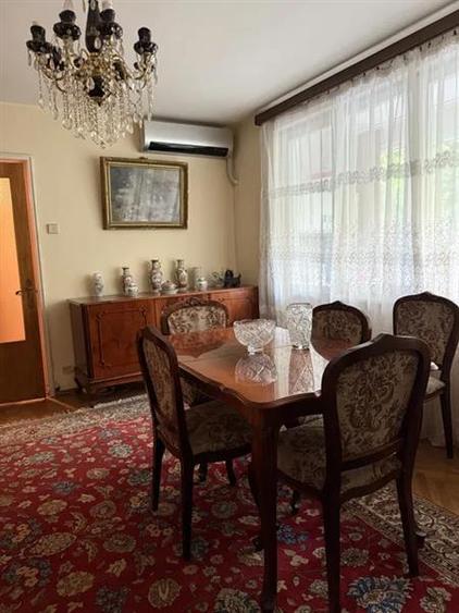 Apartament cu 3 camere semidecomandat în Obor