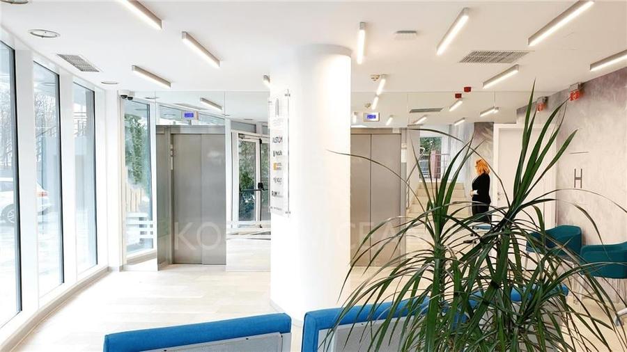 Spațiu comercial, de 386.4 mp, în Centrul Civic