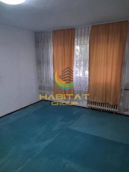 Apartament cu 3 camere semidecomandat în P-ța Reșița