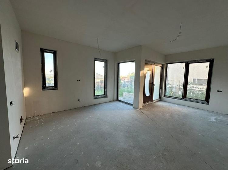 Casă cu 4 camere în Central