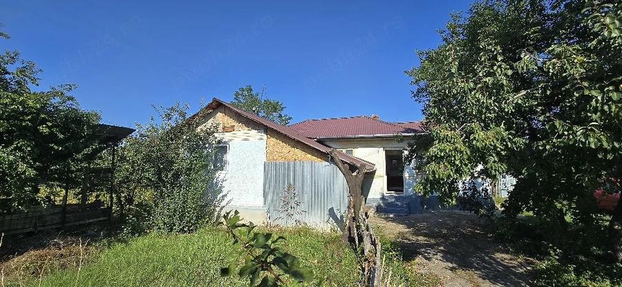 Casă cu 4 camere cu Teren 1952 Mp în Clondiru