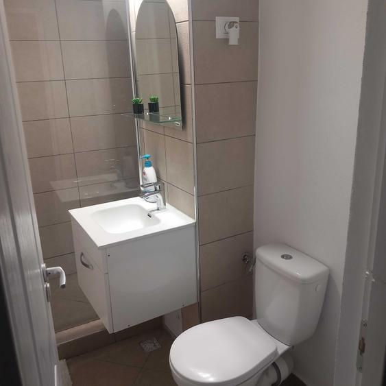 Garsonieră decomandată în Central