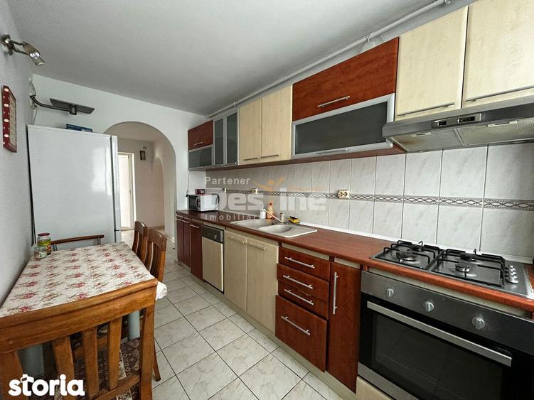 Apartament cu 3 camere decomandat, mobilat în Copou