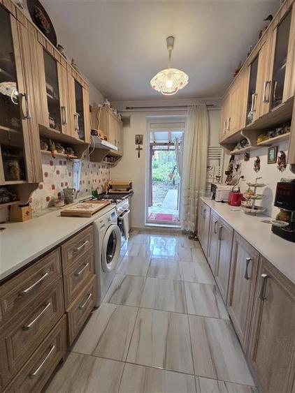 Apartament cu 3 camere semidecomandat, mobilat în Tudor Vladimirescu