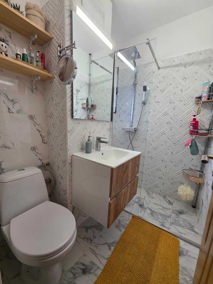 Apartament cu 3 camere semidecomandat în Gheorghe Lazăr