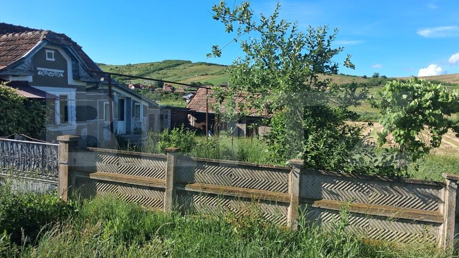 Casă individuală cu 2 camere cu Teren 3750 Mp în Ceanu Mare