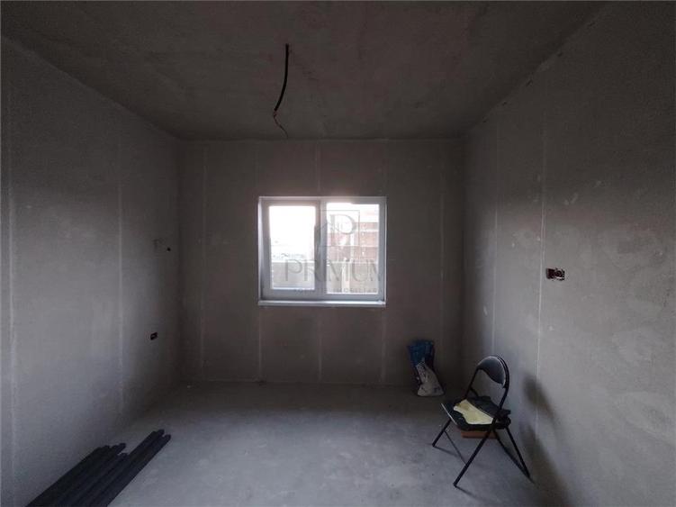 Duplex cu 4 camere cu Canalizare în Moșnița Nouă