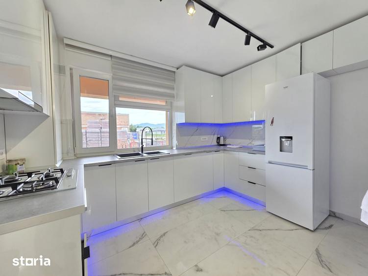 Casă cu 4 camere cu Teren 290 Mp în Stupini