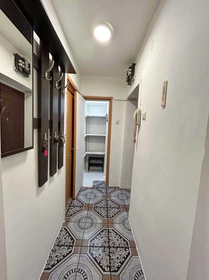 Apartament cu 2 camere decomandat în Valea Rosie