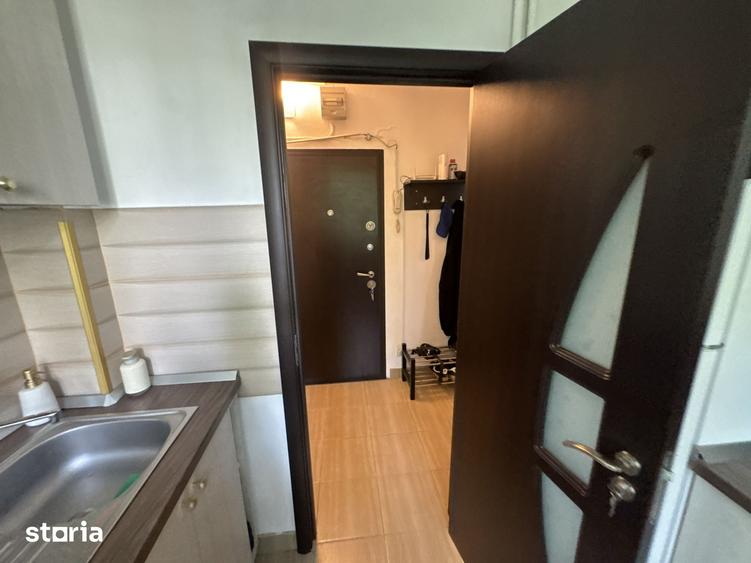 Apartament cu 3 camere decomandat, mobilat în Gara de Nord