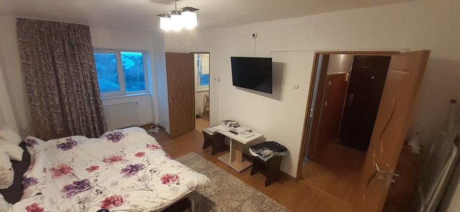 Garsonieră decomandată în Valea Aurie