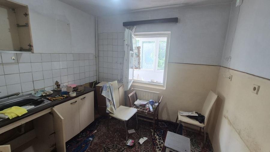 Apartament cu 3 camere decomandat, mobilat în Colentina