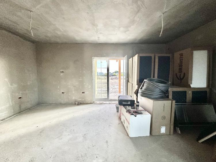 Duplex cu 4 camere cu Teren 250 Mp în Giroc
