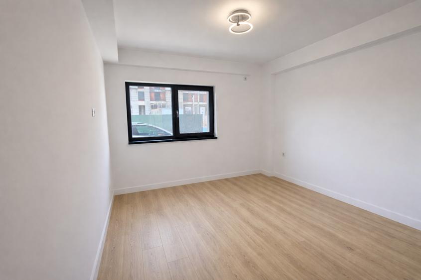 Apartament cu 3 camere decomandat în Tunari