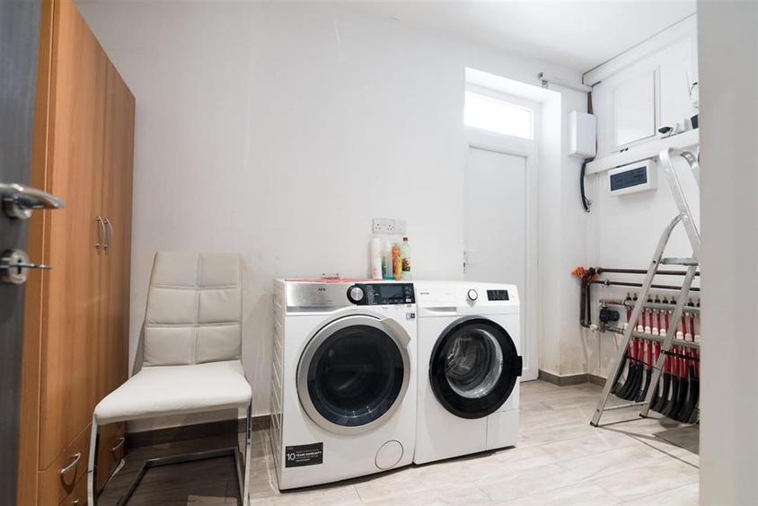 Casă individuală cu 3 camere cu Canalizare în Sânmartin
