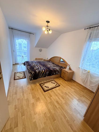 Duplex cu 4 camere cu Canalizare în Central