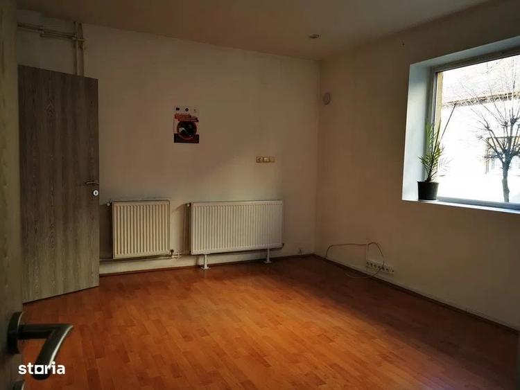 Casă cu 4 camere decomandat în Mureșeni
