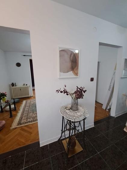Apartament cu 2 camere decomandat în Medicină
