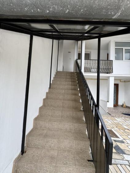 Casă individuală cu 6 camere cu Canalizare în Ultracentral