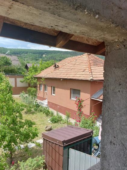 Casă cu Teren 850 Mp în Bujoreni