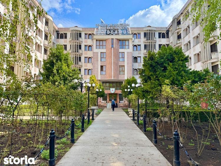 Apartament cu 3 camere, mobilat în Copou