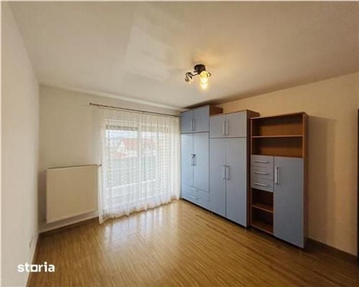 Apartament cu 3 camere semidecomandat în Tineretului