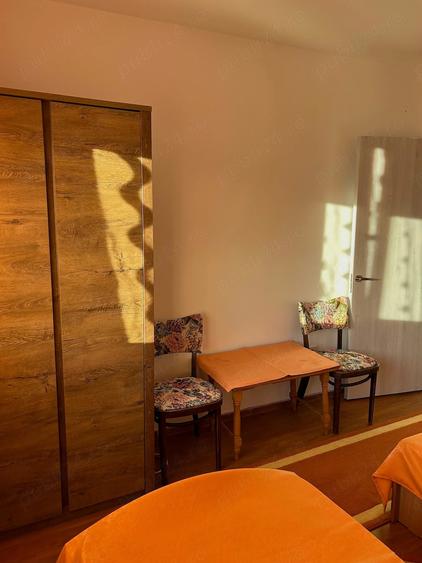 Apartament cu 2 camere semidecomandat în 1 Mai
