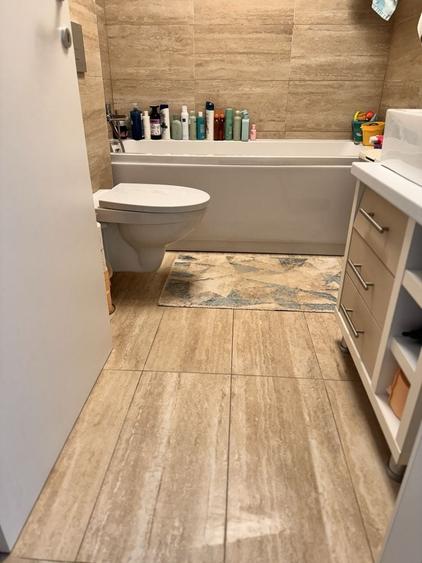 Apartament cu 3 camere decomandat în Crețuleasca